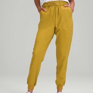 Lululemon Stretch High-Rise Jogger